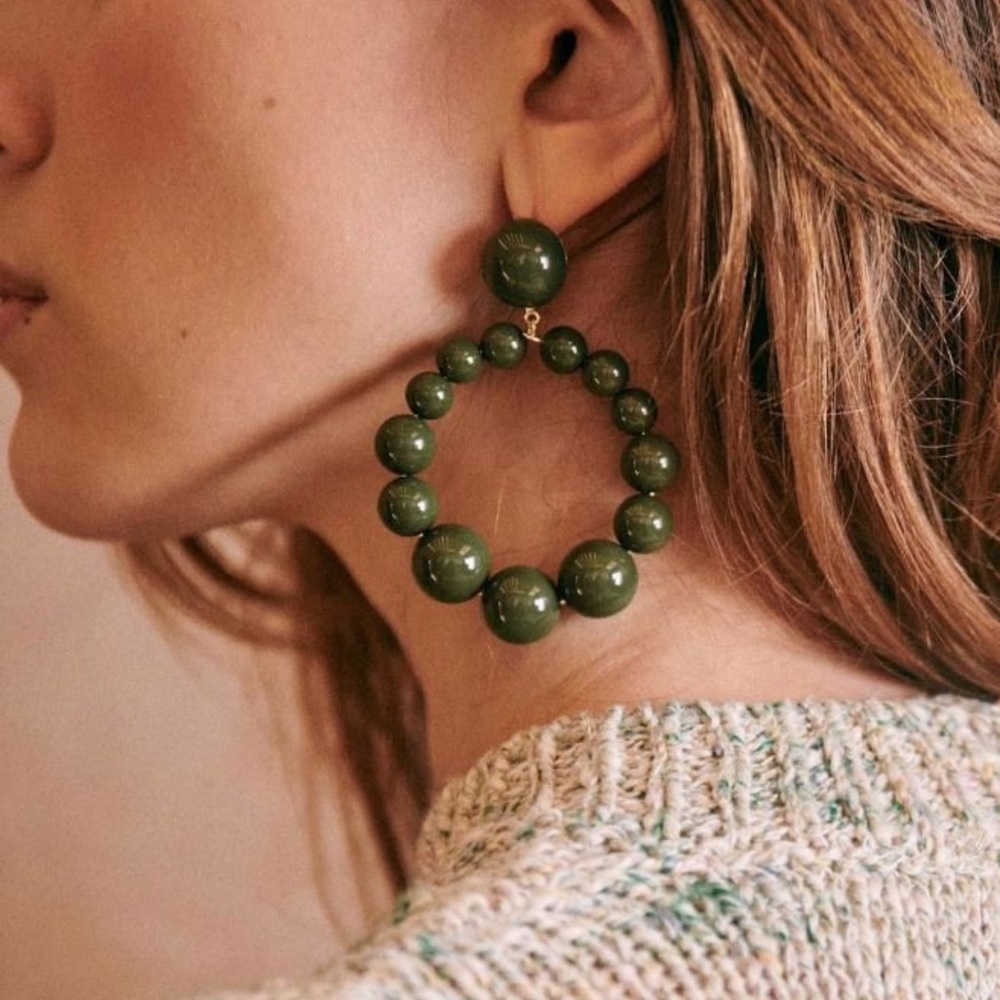 Sézane Charlie khaki green resin beaded earrings - never worn
